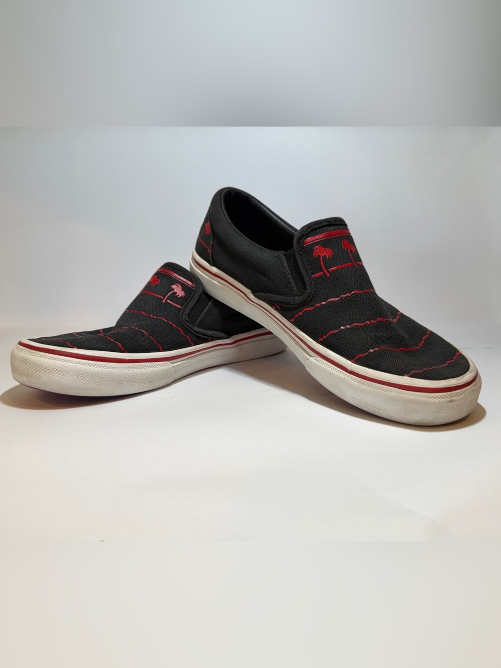 In-N-Out Shoes - Picture 3 of 5